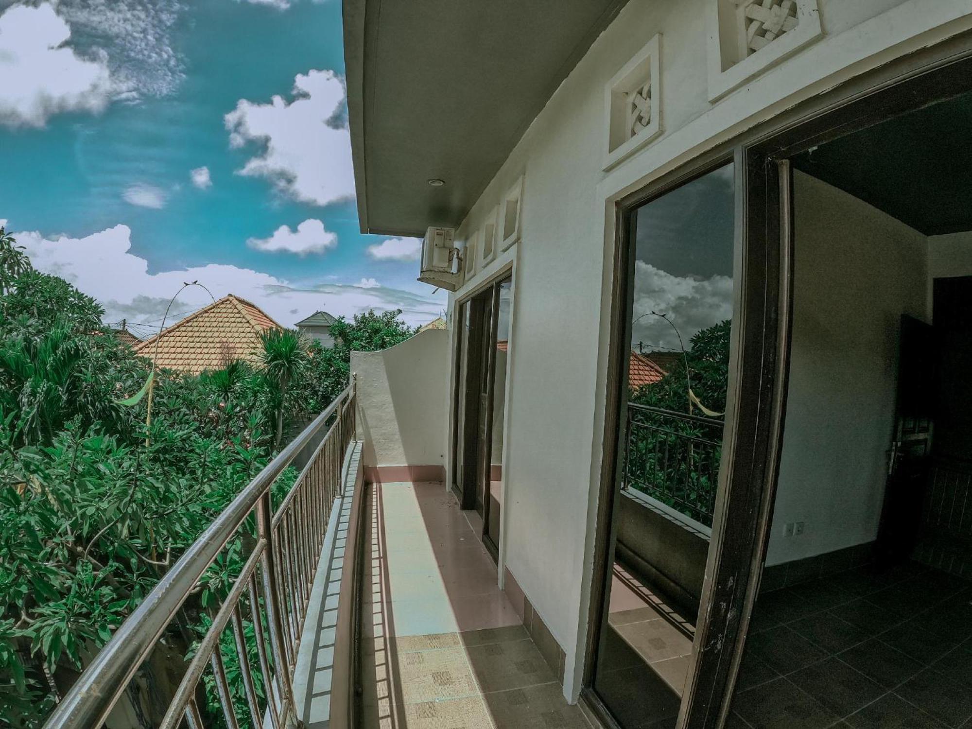 Mama Mega Homestay Pesanggaran Buitenkant foto