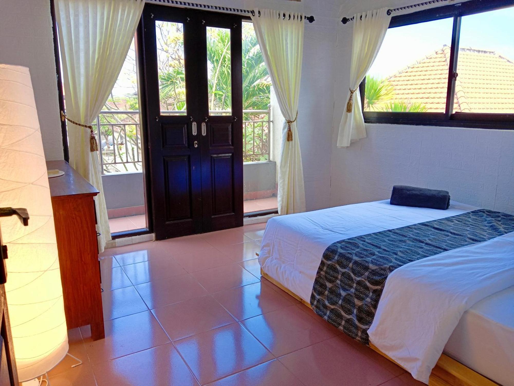 Mama Mega Homestay Pesanggaran Buitenkant foto
