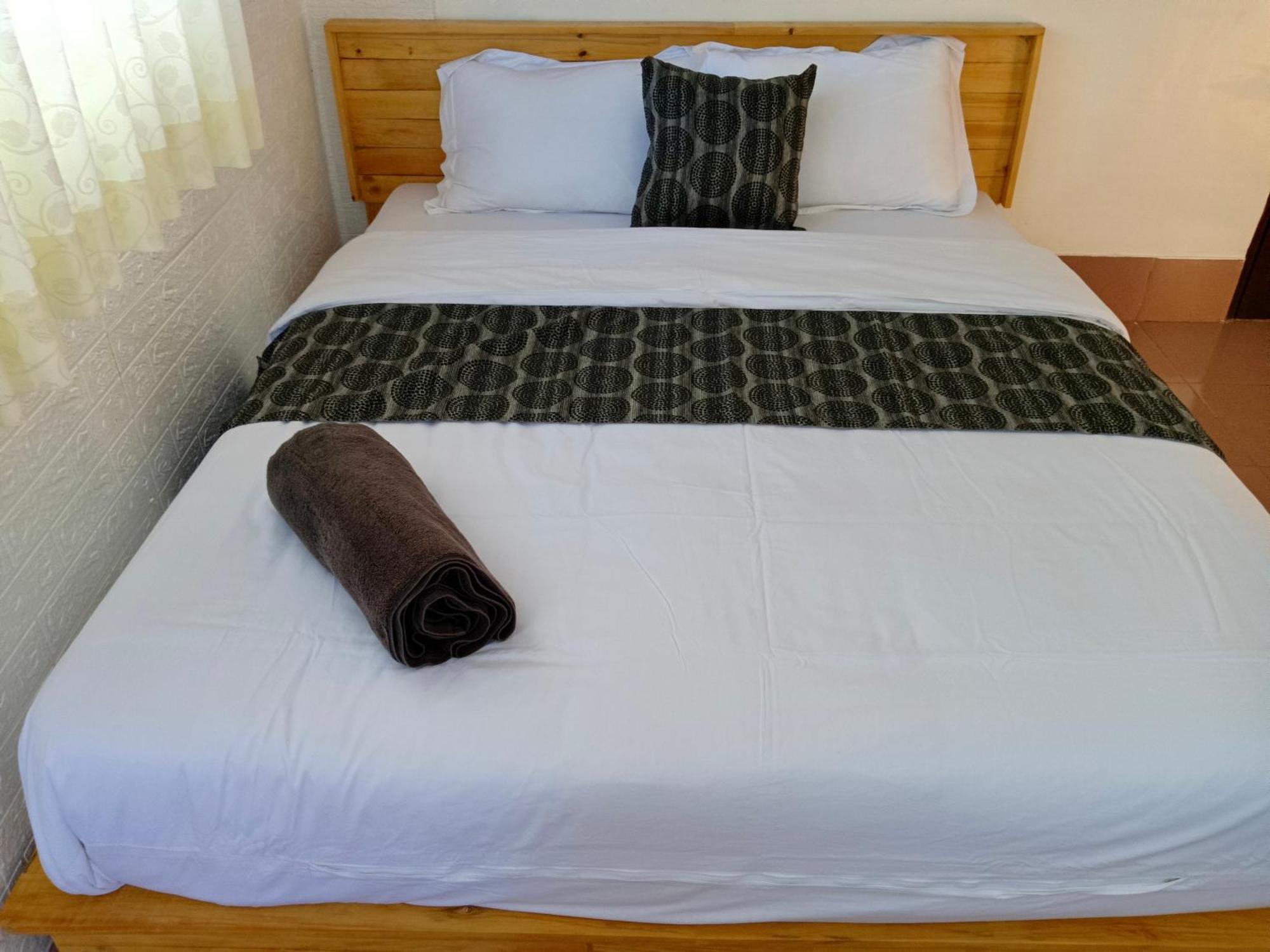 Mama Mega Homestay Pesanggaran Buitenkant foto