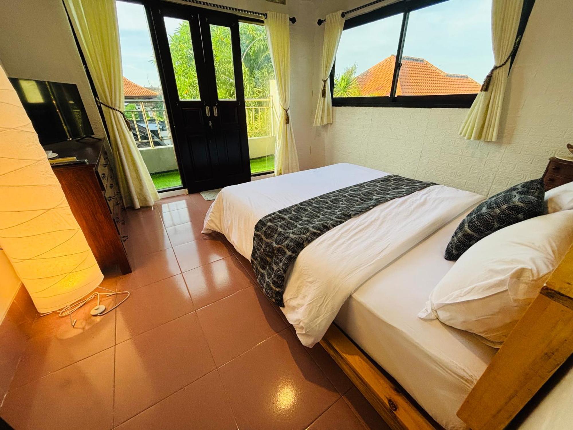 Mama Mega Homestay Pesanggaran Buitenkant foto