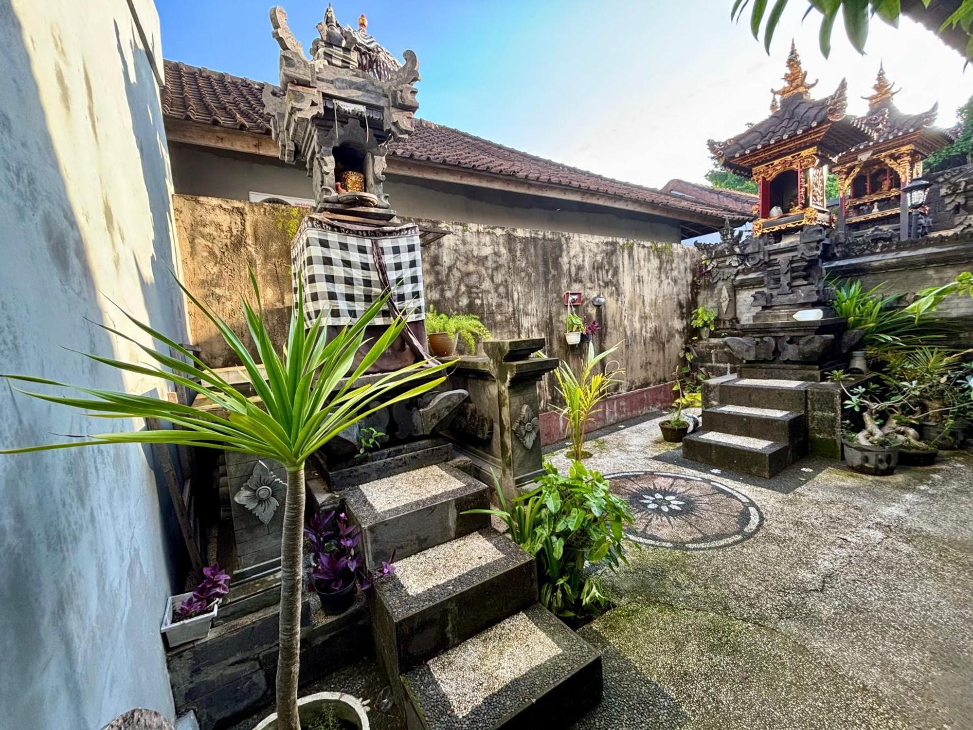 Mama Mega Homestay Pesanggaran Buitenkant foto