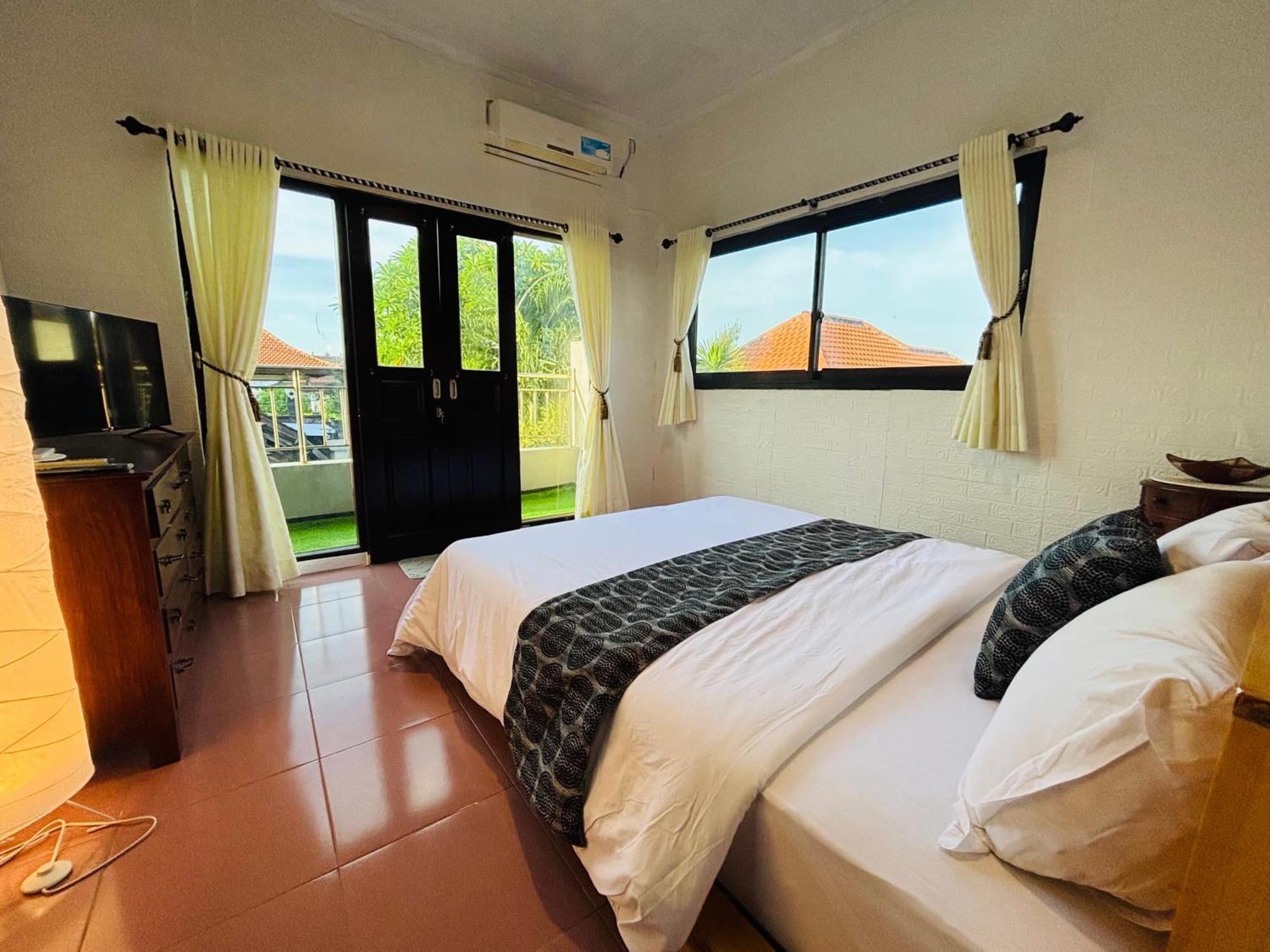 Mama Mega Homestay Pesanggaran Buitenkant foto
