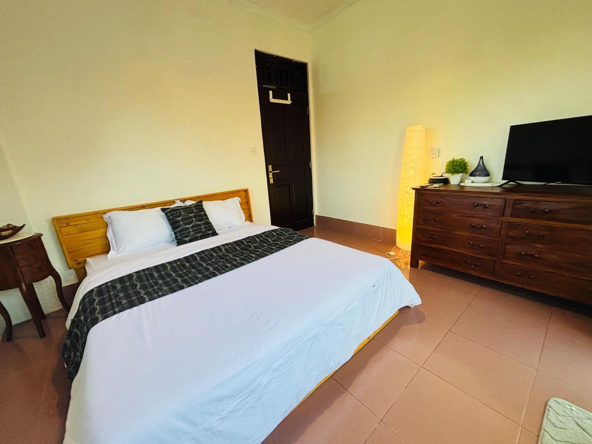 Mama Mega Homestay Pesanggaran Buitenkant foto